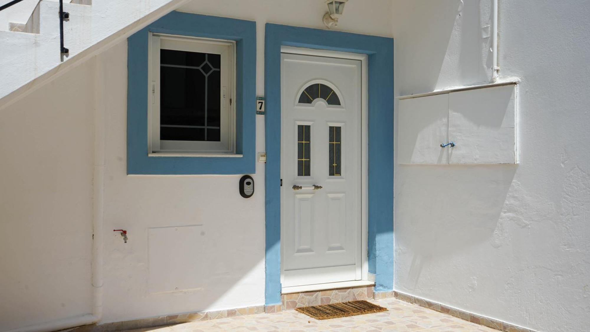Urban Blue House Apartment *